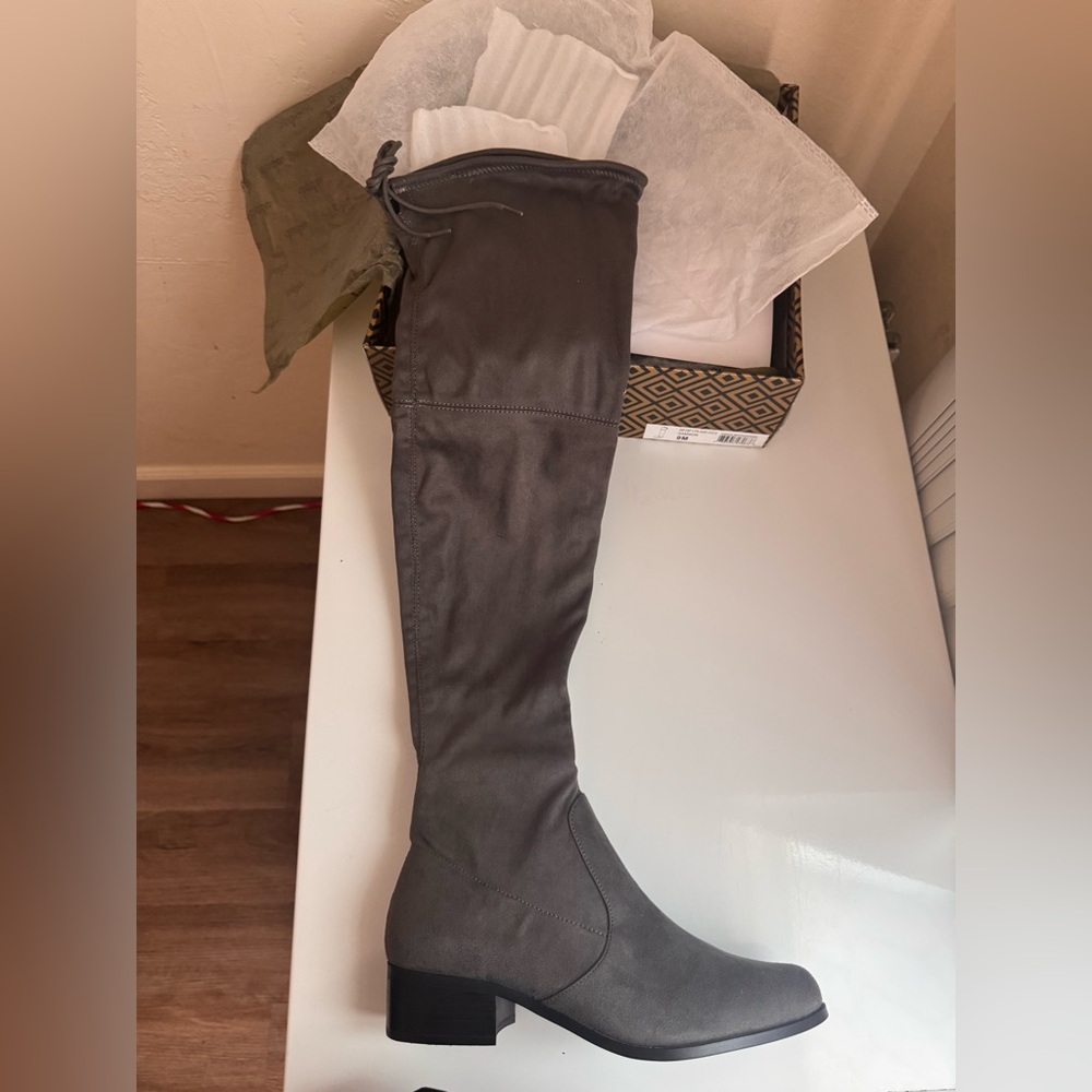Brand New Over-the-Knee Charcoal Suede Boots – Size 9M (Gammon)